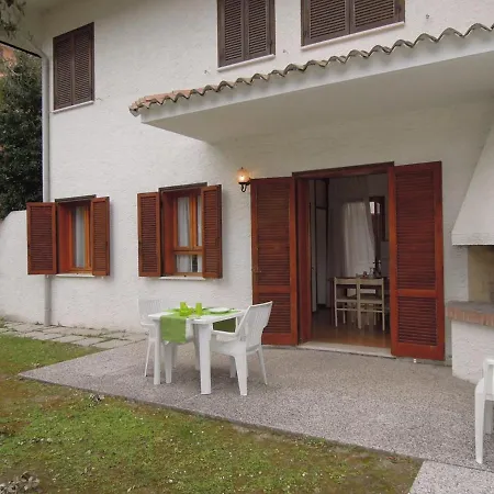 With Private Garden And Barbeque - Beahost Apartment