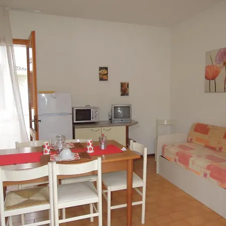 Apartment With Private Garden And Barbeque - Beahost Bibione