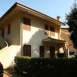 With Private Garden And Barbeque - Beahost Appartement